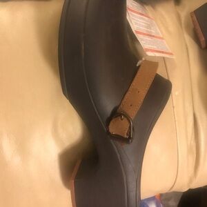 Crocs Sarah Womens sz 10 clogs slip on